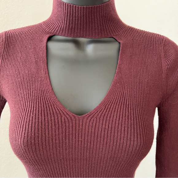 Turtle neck sweater - Picture 3 of 12